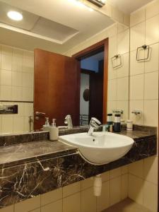 Charming & Comfortable 1BR Jumeirah Bay X1 JLT