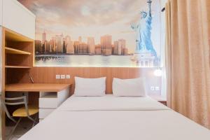 Cozy Living and Comfy Studio Sky House BSD Apartment By Travelio