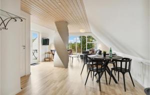 5 Bedroom Nice Home In Hadsund