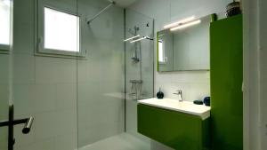 Maisons de vacances Sous le Marronnier - Maison pour 4 avec jardin : photos des chambres