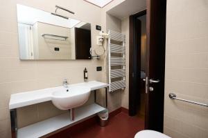 Gemini Rooms