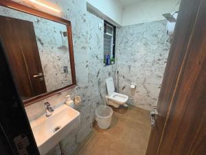 Modern 1BHK Retreat at Waroda Road, Bandra 203