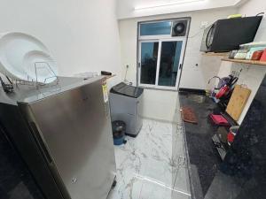 Modern 1BHK Retreat at Waroda Road, Bandra 203