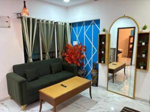 Modern 1BHK Retreat at Waroda Road, Bandra 203