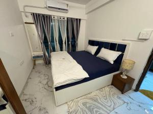 Modern 1BHK Retreat at Waroda Road, Bandra 203