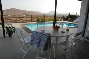 EL TUCAN Vistas en 3 dormitorios y piscina - Nazaret