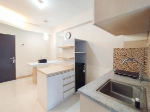 Best Deal and Comfy 1BR Apartment Gateway Ahmad Yani Cicadas By Travelio
