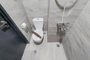 Good Deal and Homey Studio Collins Boulevard Apartment By Travelio