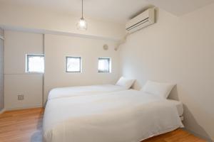 Higashi-Shinujuku 1008