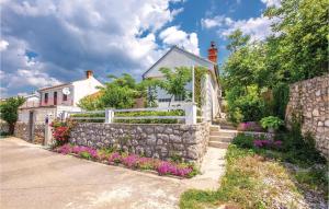 2 Bedroom Awesome Home In Jadranovo