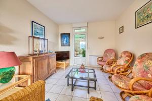 La Tour Vauban - Vue sur le port