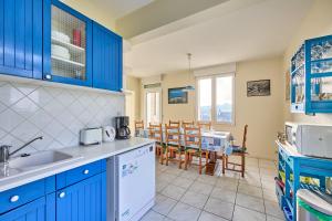 La Tour Vauban - Vue sur le port