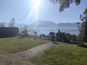 Hilterfingen on the way to interlaken