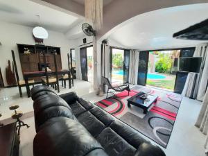 Bjou, Cosy Tropical Villa