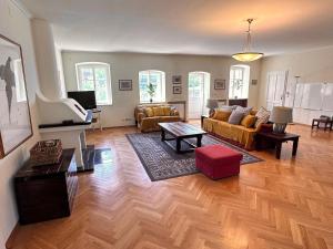 Großräumige Ferienwohnung auf Gut Petronell