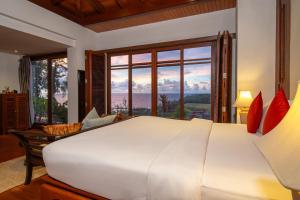 surin Luxurious 6br private swimming pool stunning sunset