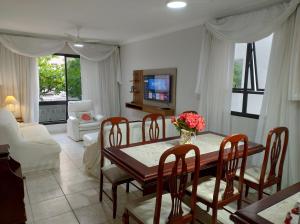 50 m praia pitangueiras Guarujá espaço familiar