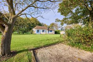 Maisons de vacances La Chaumiere bleue - Maison plage a 7min a pied : photos des chambres