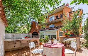 Two-Bedroom Apartment In Medulin