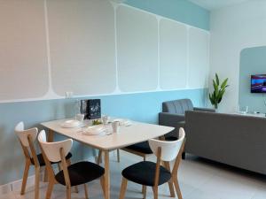 Mount Austin #Akademik Suite WarmCozy Style 1-2Pax
