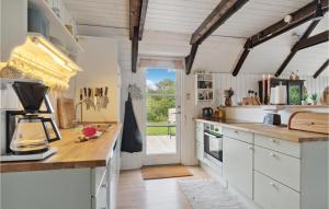 2 Bedroom Beautiful Home In Glesborg