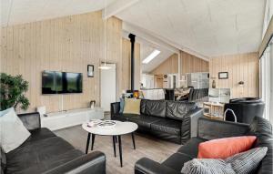 7 Bedroom Nice Home In Hvide Sande