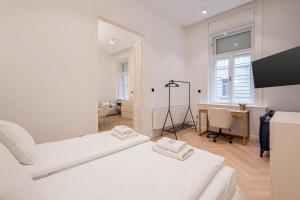 Prestige Elegant 3-BDR Apartment