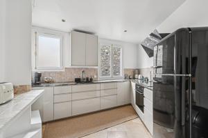 Duplex avec billard à côté de la Tour Eiffel !