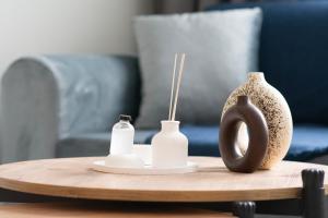 Cozy apt with bedroom & office