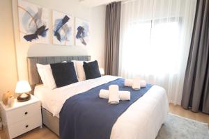 Cozy apt with bedroom & office