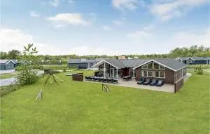 Beautiful Home In Ålbæk With Kitchen - Hulsig
