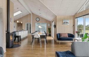 Beautiful Home In Ålbæk With Kitchen