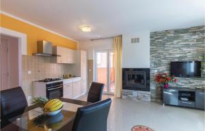 Stunning Home In Betiga With Wifi 