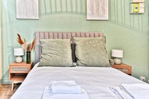 Studio au centre de Paris 14ème - II