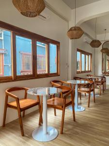 Little wild hostel khaosok