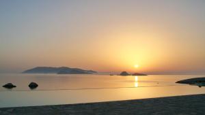 Folegandros Villas Aspropounta Double Room Beachfront