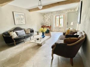 Maisons de vacances Le Domaine de La Tuilerie - Gite de charme en bord de riviere avec piscine : photos des chambres
