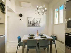 White Iris Apartment