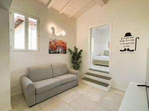 White Iris Apartment