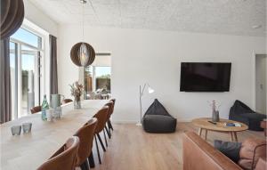 Stunning Home In Blokhus With Kitchen