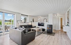 Amazing Home In Ringkøbing With Sauna
