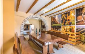 1 Bedroom Cozy Apartment In Medici 