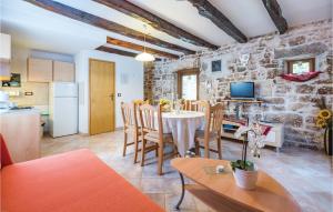 Lovely Home In Visnjan With Wifi 