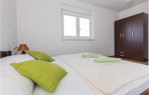 2 Bedroom Cozy Apartment In Saldun 