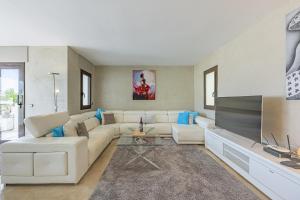 2218-Duplex Penthouse first line beach with sea view Manilva
