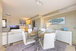 2218-Duplex Penthouse first line beach with sea view Manilva