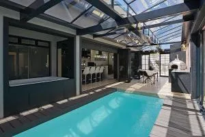 Crown Comfort - Affordable luxury - Private Heated Pool & Hot Tub Under Roof - Bothasig