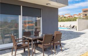 Cozy Home In Rab With Wifi