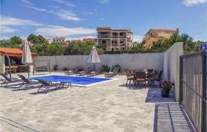 Cozy Home In Rab With Wifi