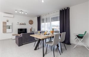 Cozy Home In Rab With Wifi